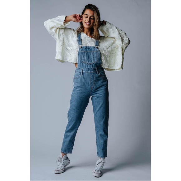 Levi's Pants - NWT Levi's Tapered Overalls